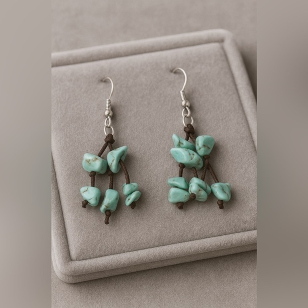 Premier Designs OCEAN BREEZE Faux Turquoise Chips Fishhook NWT 2.25" #431